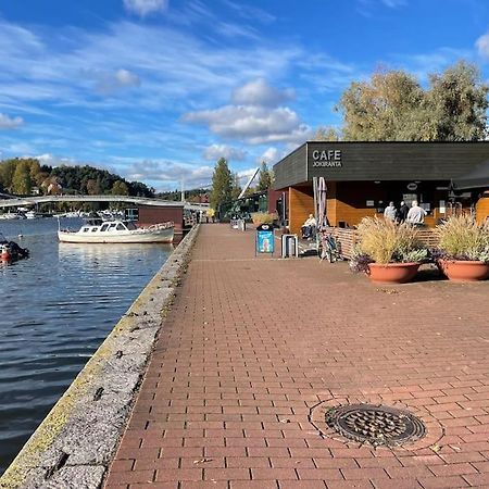 Porvoon Helmi Viehattava Asunto Joen Rannassa Exterior photo